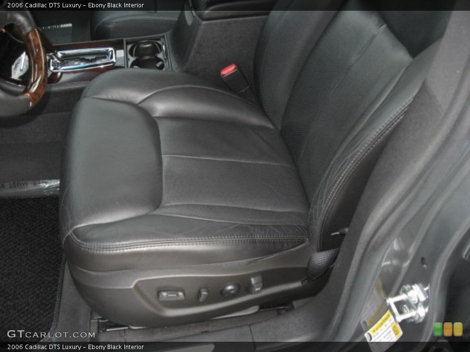 Ebony Black Interior Photo for the 2006 Cadillac DTS Luxury #41253481