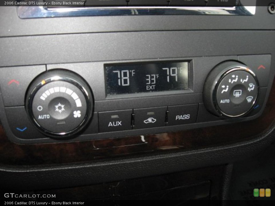 Ebony Black Interior Controls for the 2006 Cadillac DTS Luxury #41253729