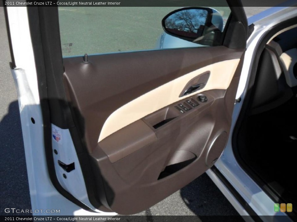 Cocoa/Light Neutral Leather Interior Door Panel for the 2011 Chevrolet Cruze LTZ #41263425