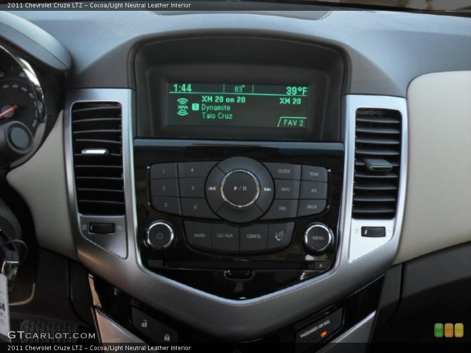 Cocoa/Light Neutral Leather Interior Controls for the 2011 Chevrolet Cruze LTZ #41263521