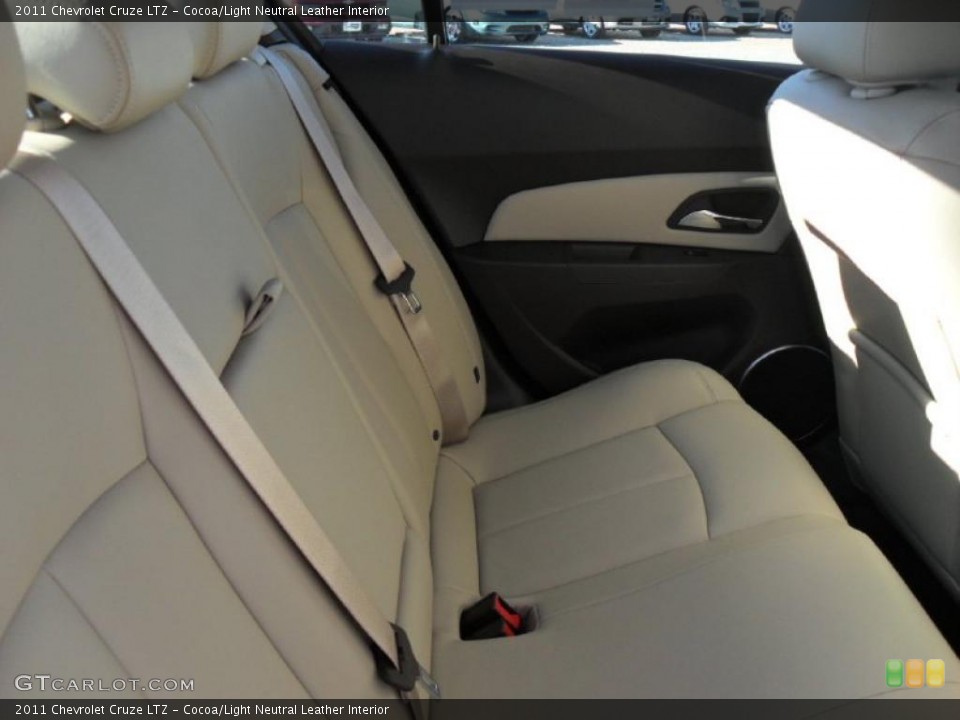 Cocoa/Light Neutral Leather Interior Photo for the 2011 Chevrolet Cruze LTZ #41263629