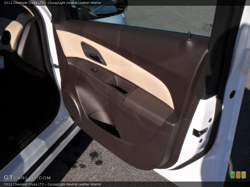 Cocoa/Light Neutral Leather Interior Door Panel for the 2011 Chevrolet Cruze LTZ #41263673