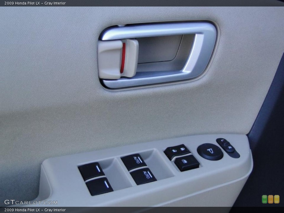 Gray Interior Controls for the 2009 Honda Pilot LX #41267777