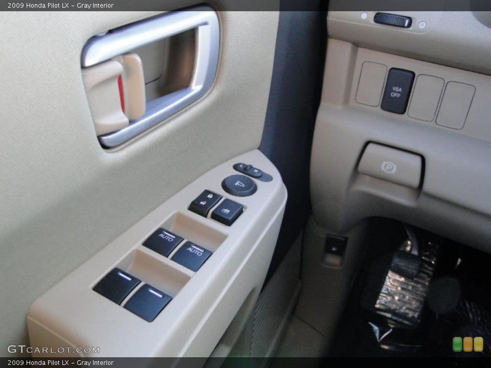 Gray Interior Controls for the 2009 Honda Pilot LX #41267797