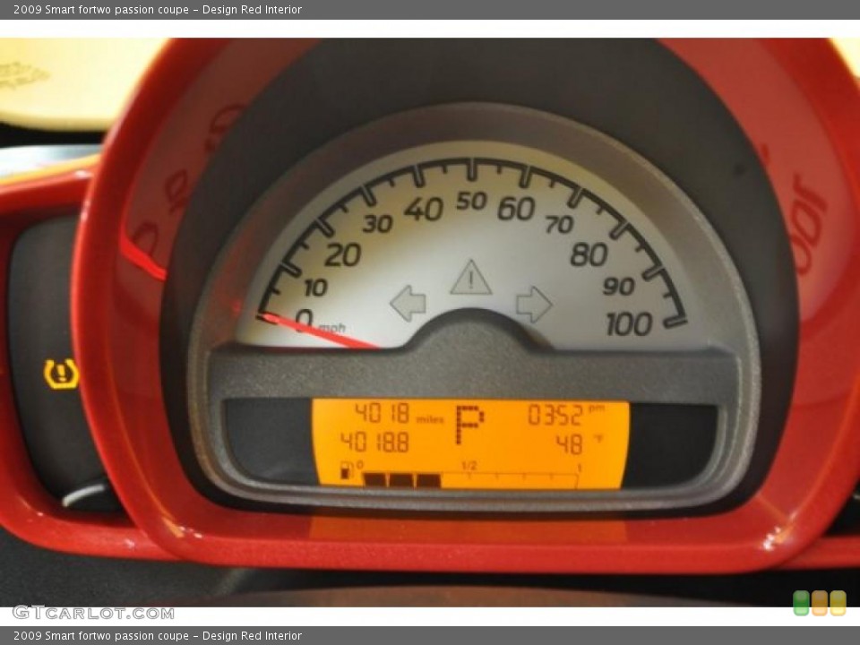 Design Red Interior Gauges for the 2009 Smart fortwo passion coupe #41281729