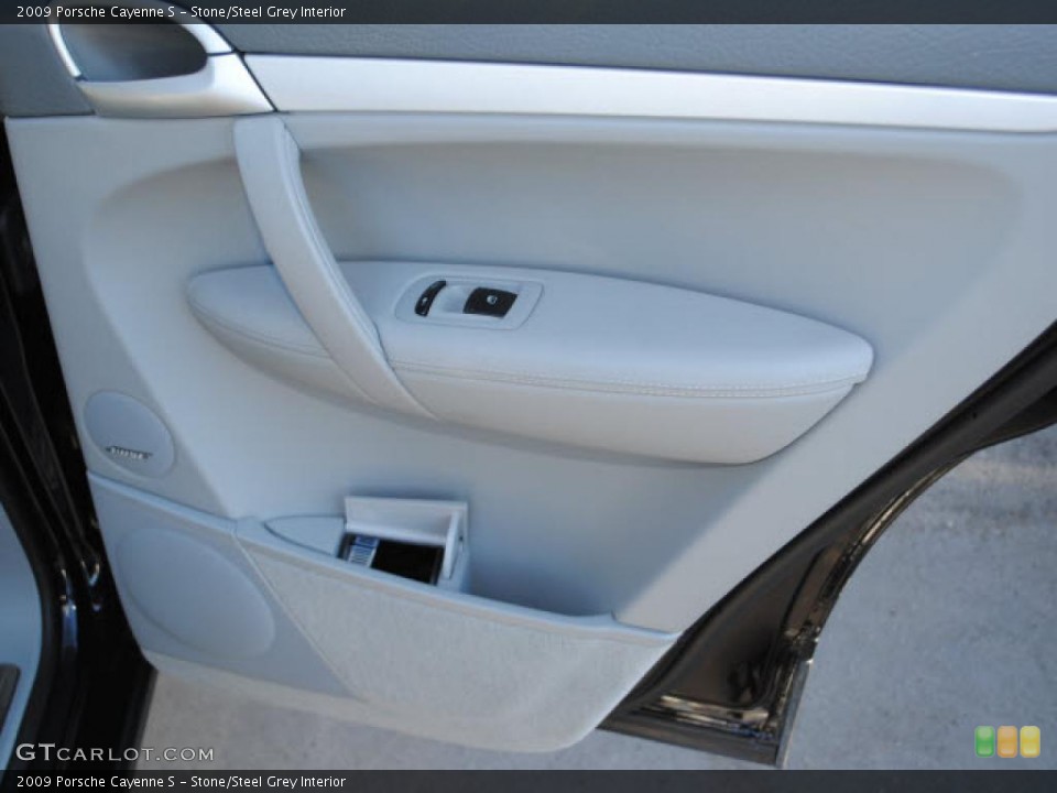 Stone/Steel Grey Interior Door Panel for the 2009 Porsche Cayenne S #41289517
