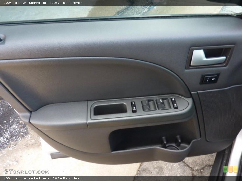 Black Interior Door Panel for the 2005 Ford Five Hundred Limited AWD #41291537