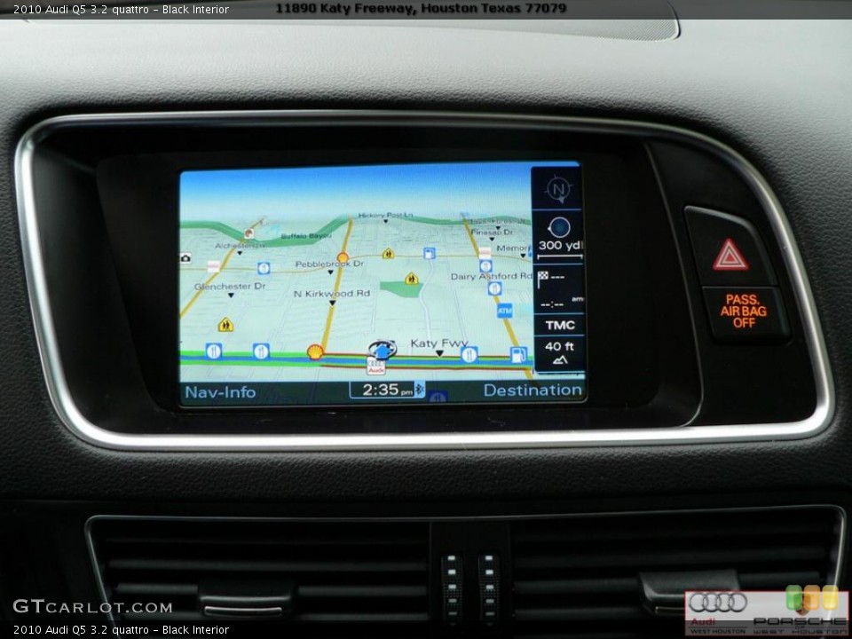 Black Interior Navigation for the 2010 Audi Q5 3.2 quattro #41292950