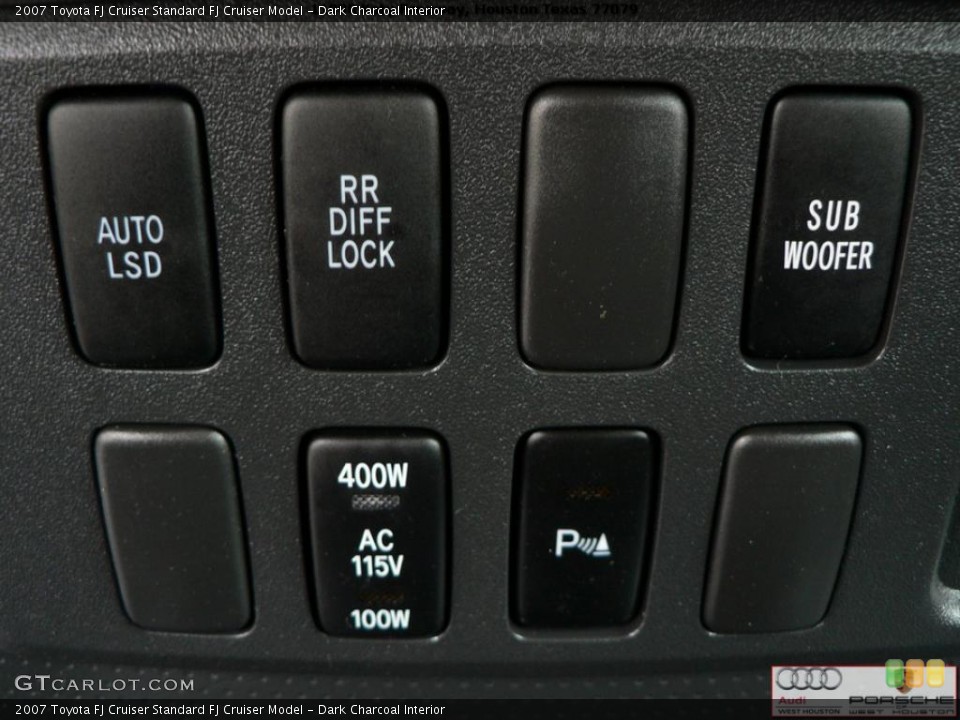 Dark Charcoal Interior Controls for the 2007 Toyota FJ Cruiser  #41293534