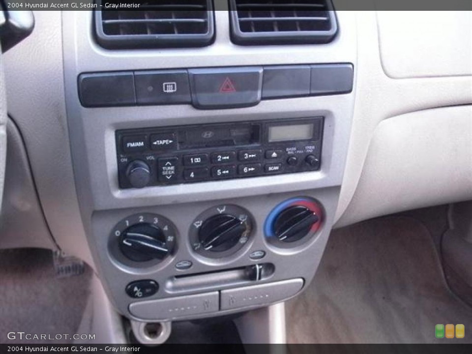 Gray Interior Controls for the 2004 Hyundai Accent GL Sedan #41299247