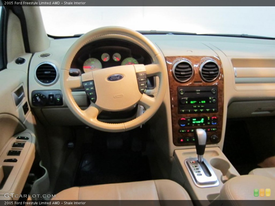 Shale Interior Dashboard for the 2005 Ford Freestyle Limited AWD #41303932