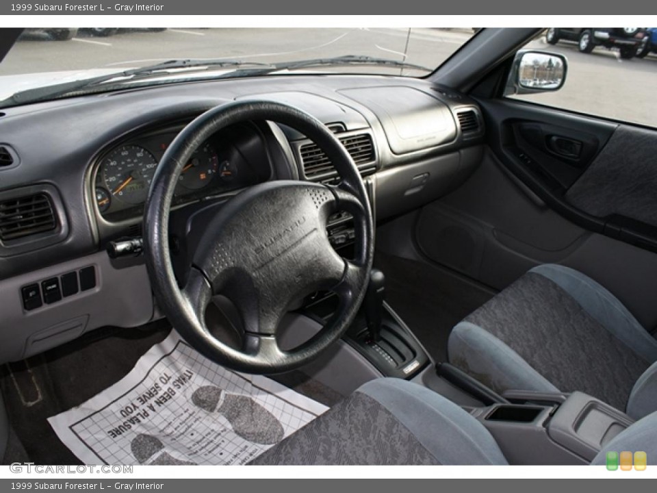 Gray Interior Photo for the 1999 Subaru Forester L #41313590