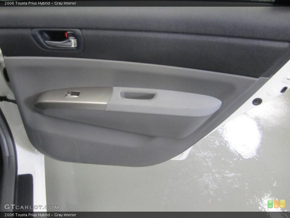 Gray Interior Door Panel for the 2006 Toyota Prius Hybrid #41321198