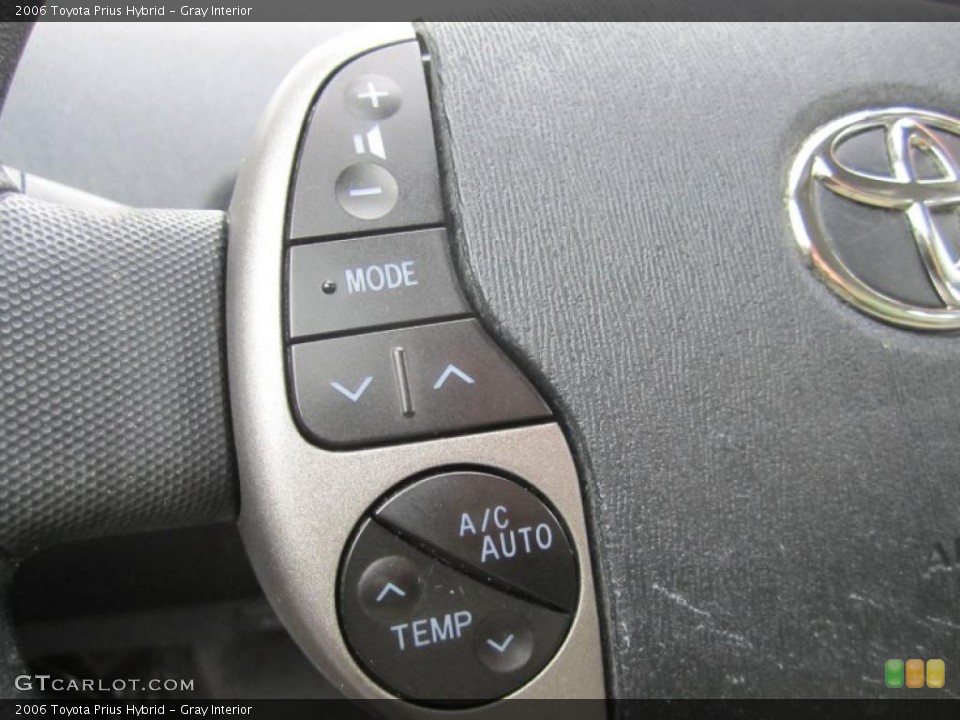 Gray Interior Controls for the 2006 Toyota Prius Hybrid #41321310