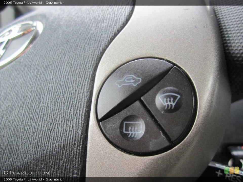 Gray Interior Controls for the 2006 Toyota Prius Hybrid #41321322