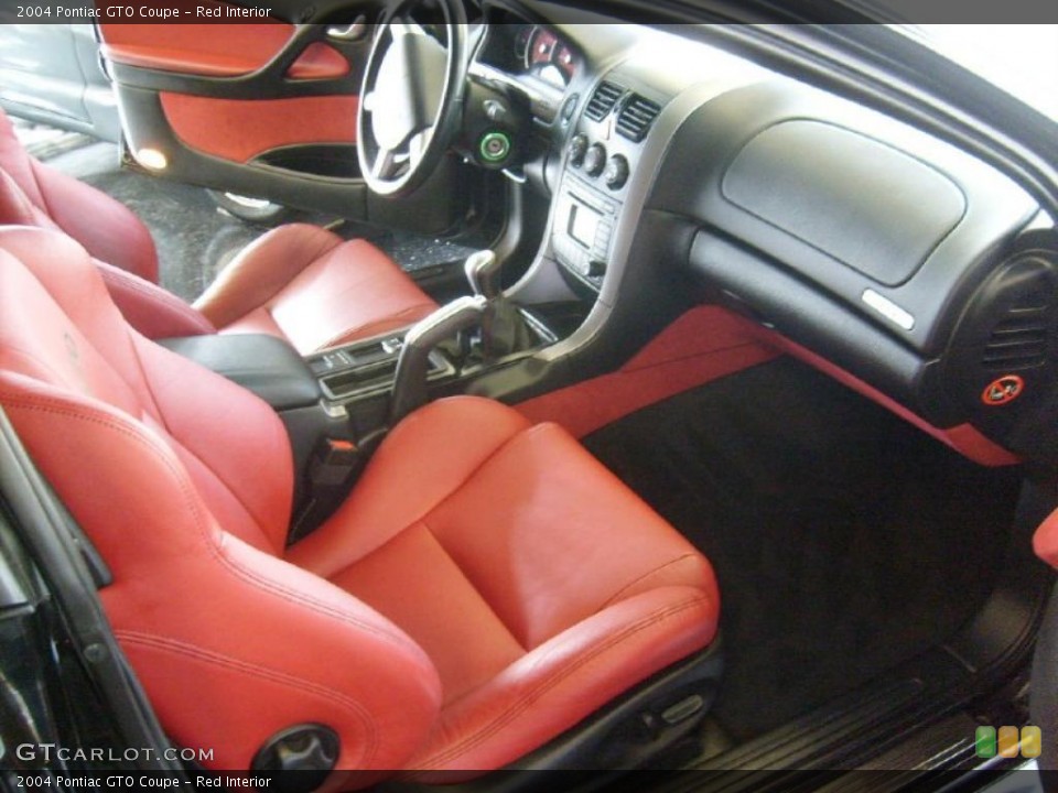 Red Interior Photo for the 2004 Pontiac GTO Coupe #41325486