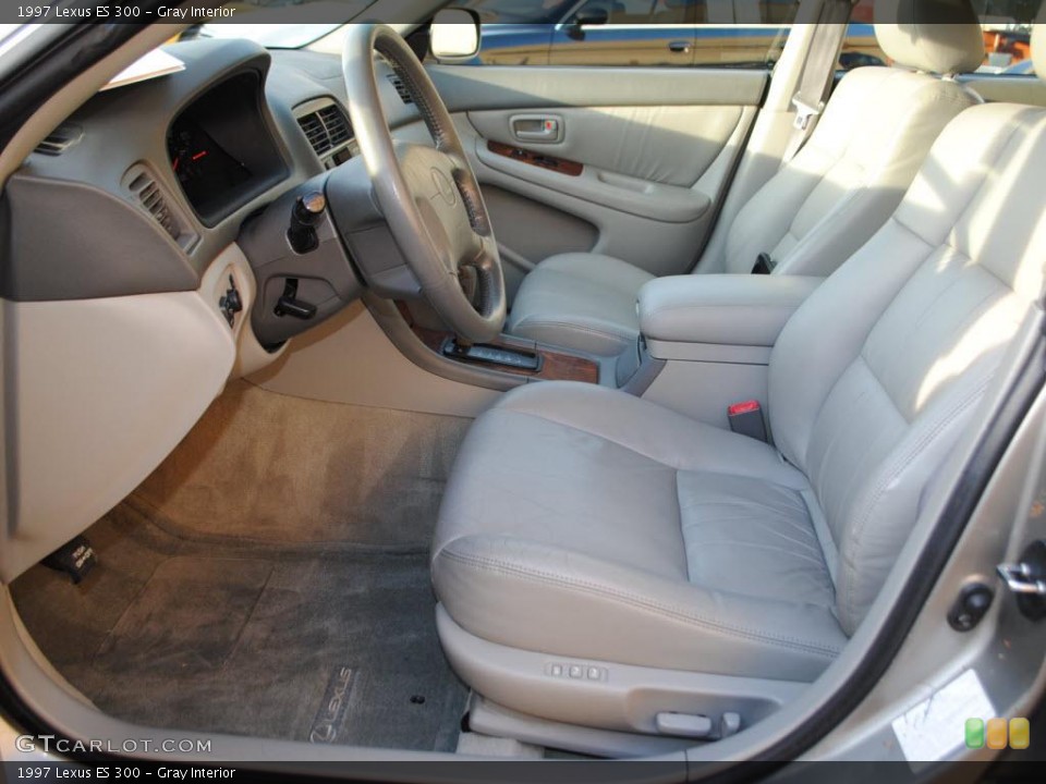 Gray Interior Photo for the 1997 Lexus ES 300 #41329635