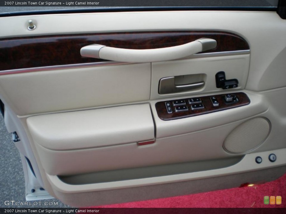 Light Camel Interior Door Panel for the 2007 Lincoln Town Car Signature #41334471