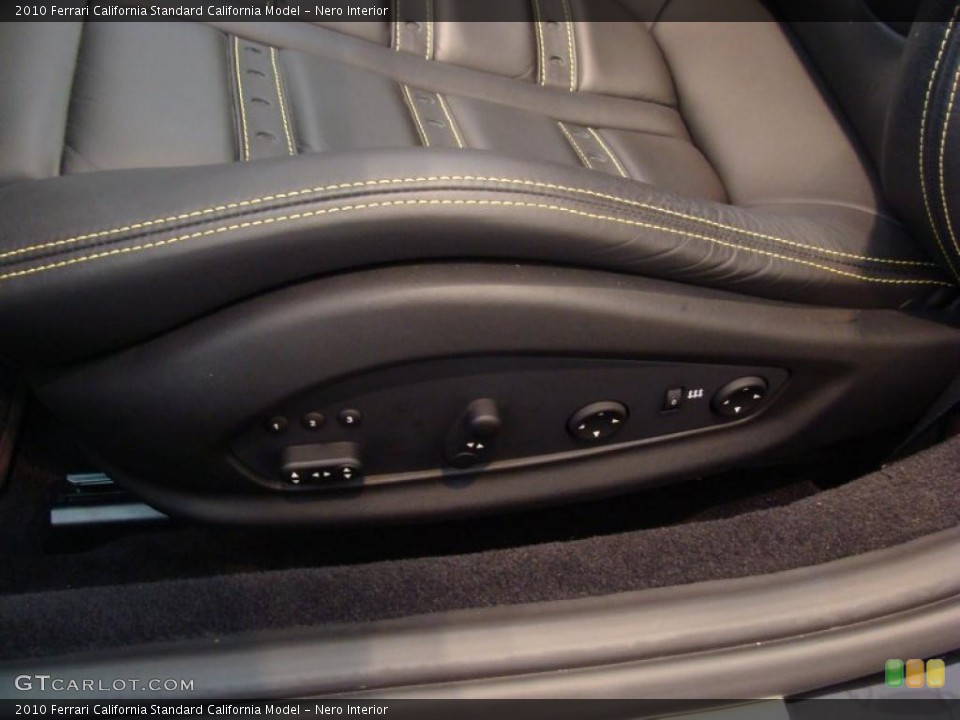 Nero Interior Controls for the 2010 Ferrari California  #41338807