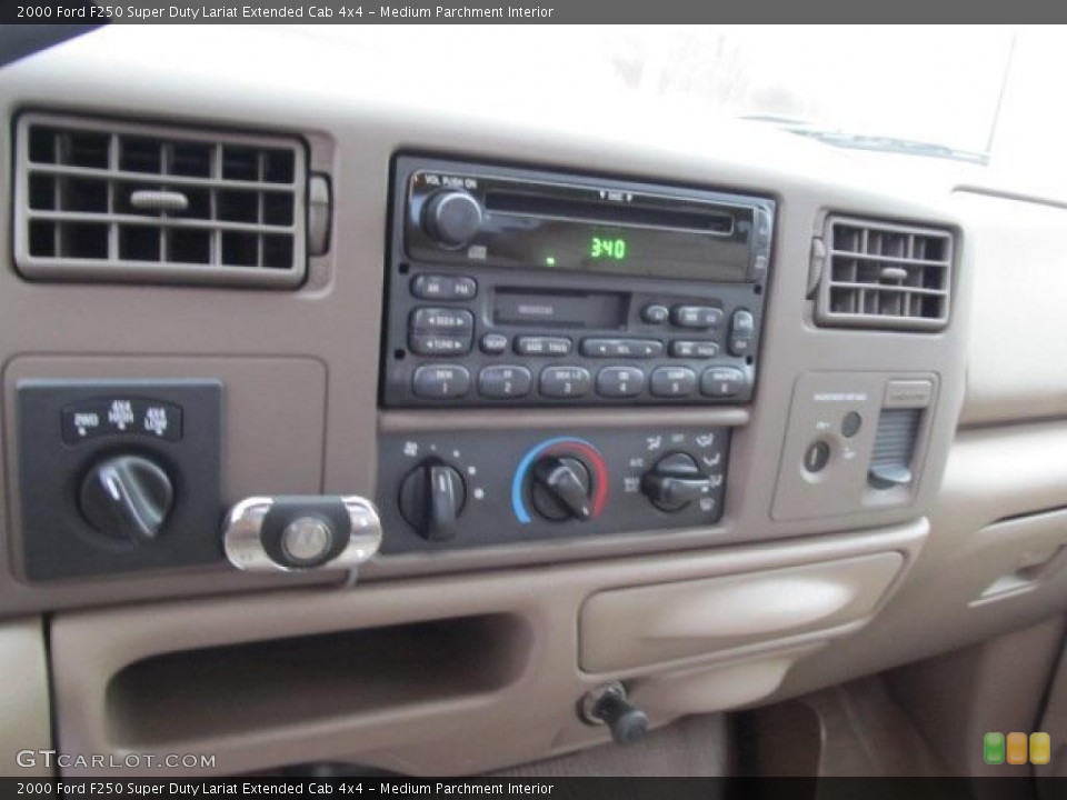 Medium Parchment Interior Controls for the 2000 Ford F250 Super Duty Lariat Extended Cab 4x4 #41339740