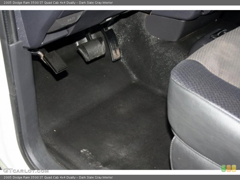 Dark Slate Gray Interior Controls for the 2005 Dodge Ram 3500 ST Quad Cab 4x4 Dually #41343307