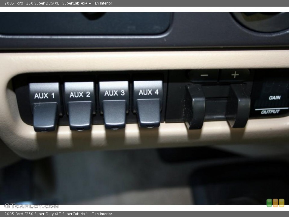 Tan Interior Controls for the 2005 Ford F250 Super Duty XLT SuperCab 4x4 #41345527