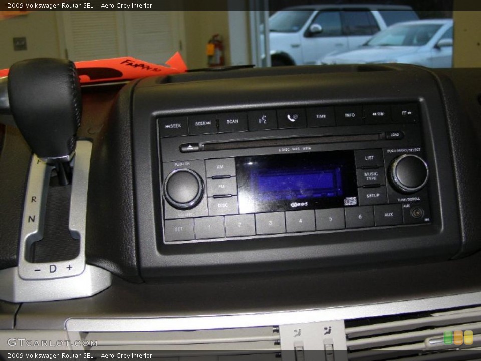 Aero Grey Interior Controls for the 2009 Volkswagen Routan SEL #41346523