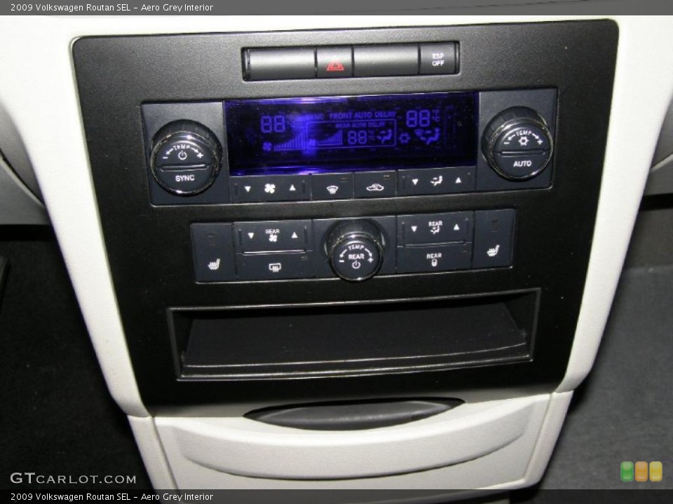 Aero Grey Interior Controls for the 2009 Volkswagen Routan SEL #41346539