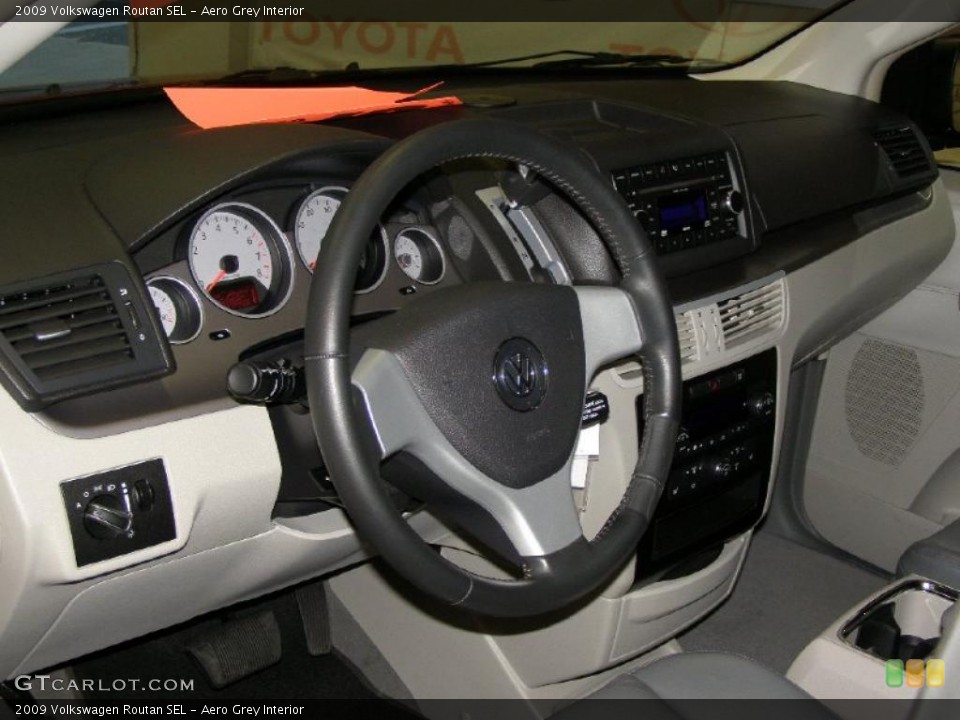 Aero Grey Interior Dashboard for the 2009 Volkswagen Routan SEL #41346567