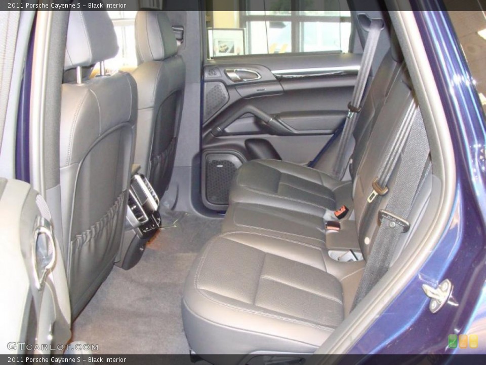 Black Interior Photo for the 2011 Porsche Cayenne S #41349899