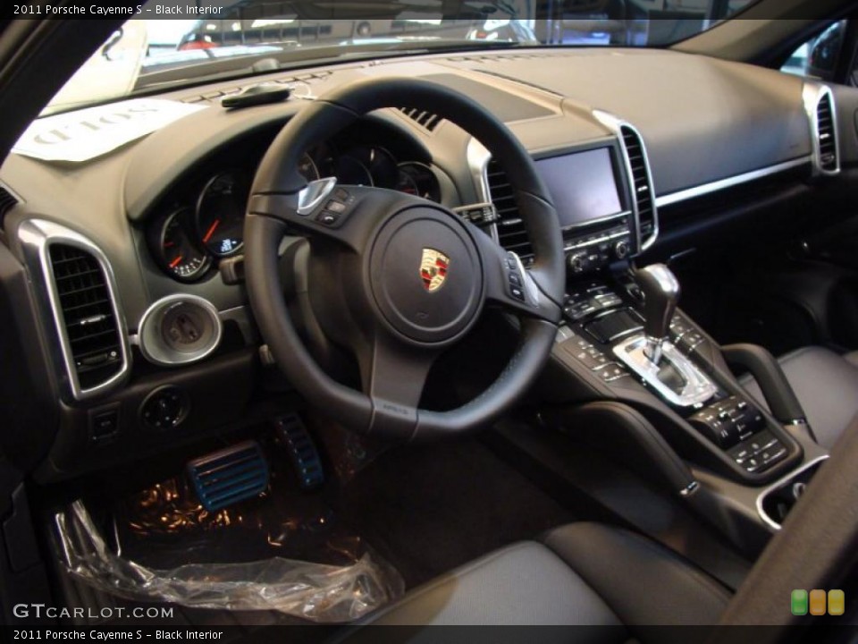 Black Interior Dashboard for the 2011 Porsche Cayenne S #41349923