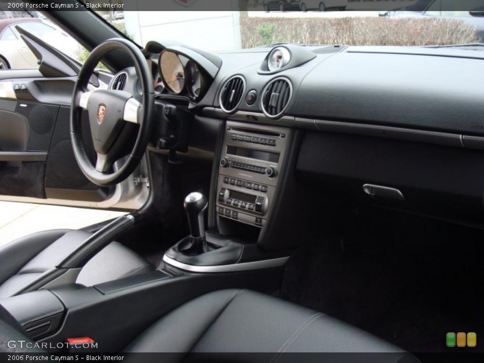 Black Interior Dashboard for the 2006 Porsche Cayman S #41350663