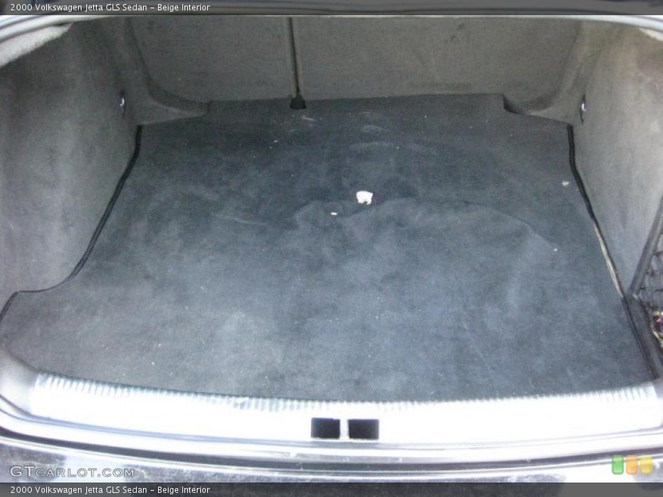 Beige Interior Trunk for the 2000 Volkswagen Jetta GLS Sedan #41353055