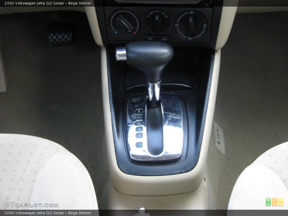 Beige Interior Transmission for the 2000 Volkswagen Jetta GLS Sedan #41353319