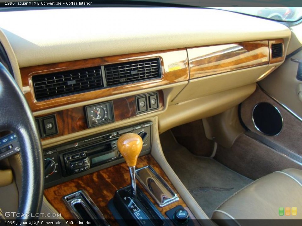 Coffee Interior Dashboard for the 1996 Jaguar XJ XJS Convertible #41353659