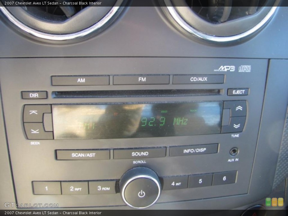 Charcoal Black Interior Controls for the 2007 Chevrolet Aveo LT Sedan #41356035