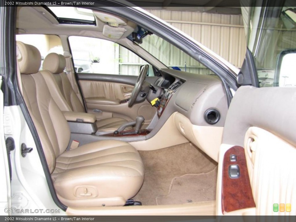 Brown/Tan Interior Photo for the 2002 Mitsubishi Diamante LS #41356307