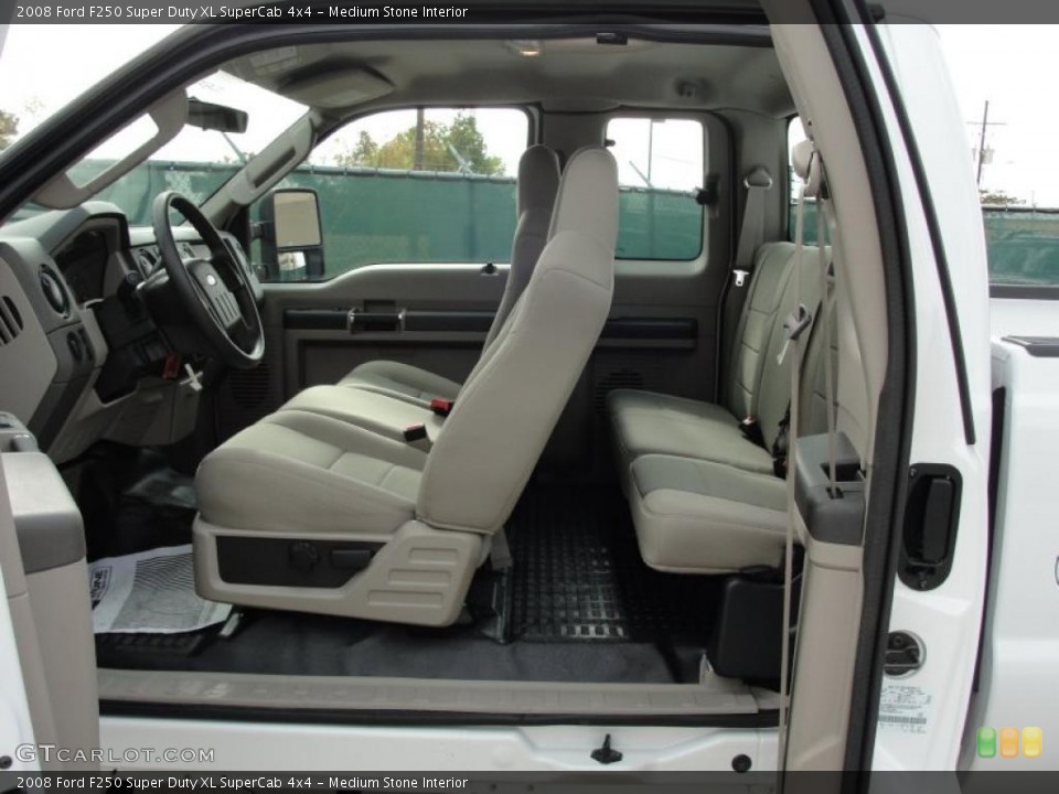 Medium Stone Interior Photo for the 2008 Ford F250 Super Duty XL SuperCab 4x4 #41362271
