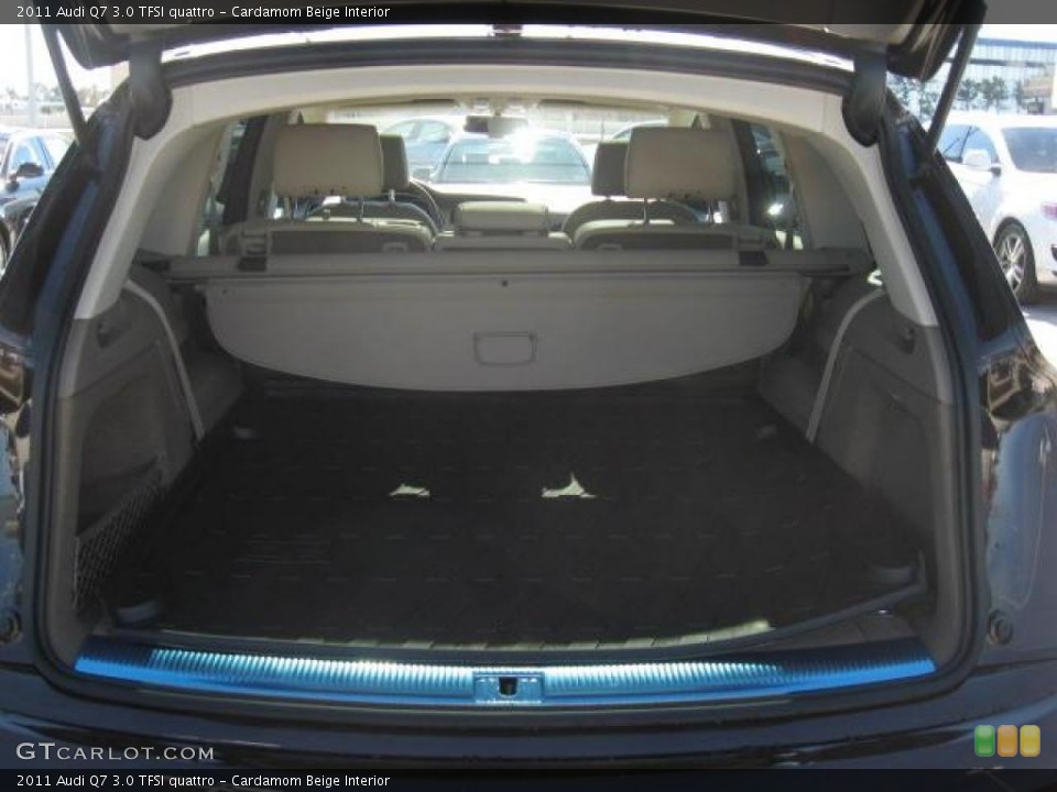 Cardamom Beige Interior Trunk for the 2011 Audi Q7 3.0 TFSI quattro #41368508
