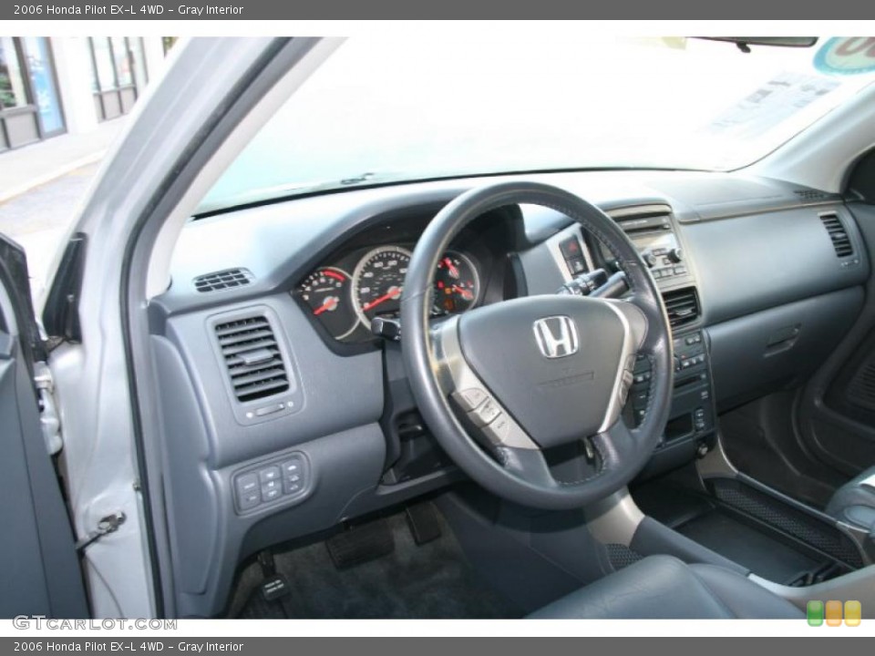 Gray Interior Dashboard for the 2006 Honda Pilot EX-L 4WD #41369607