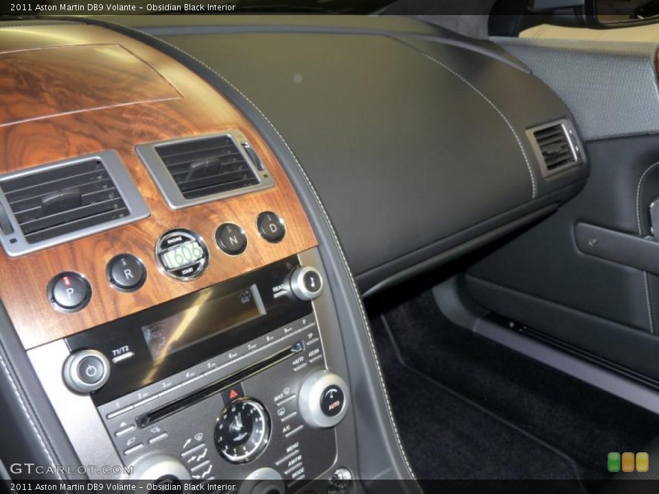 Obsidian Black Interior Controls for the 2011 Aston Martin DB9 Volante #41371308