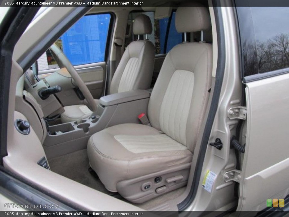 Medium Dark Parchment Interior Photo for the 2005 Mercury Mountaineer V8 Premier AWD #41372540