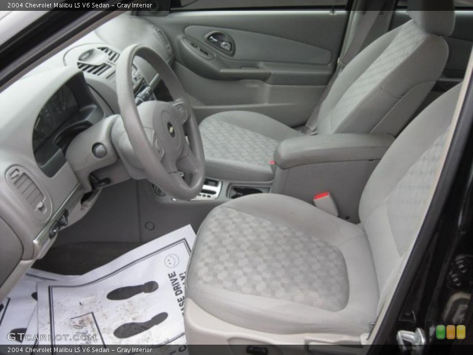 Gray Interior Photo for the 2004 Chevrolet Malibu LS V6 Sedan #41377144