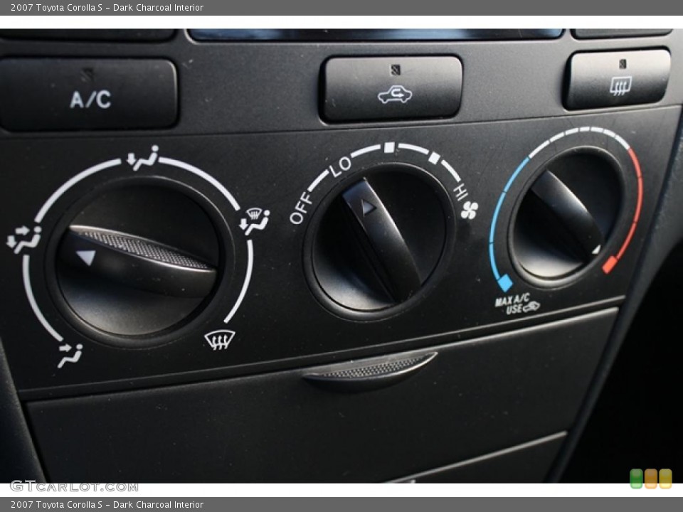 Dark Charcoal Interior Controls for the 2007 Toyota Corolla S #41378552