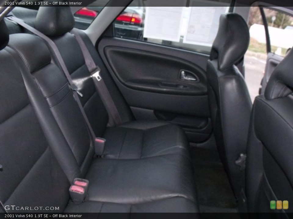 Off Black Interior Photo for the 2001 Volvo S40 1.9T SE #41382936