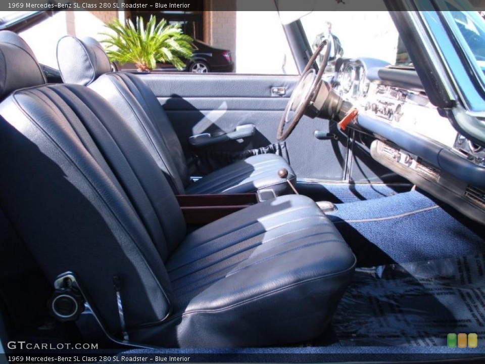 Blue Interior Photo for the 1969 Mercedes-Benz SL Class 280 SL Roadster #41387316