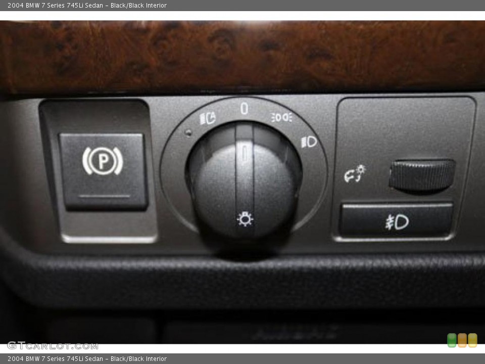 Black/Black Interior Controls for the 2004 BMW 7 Series 745Li Sedan #41389976