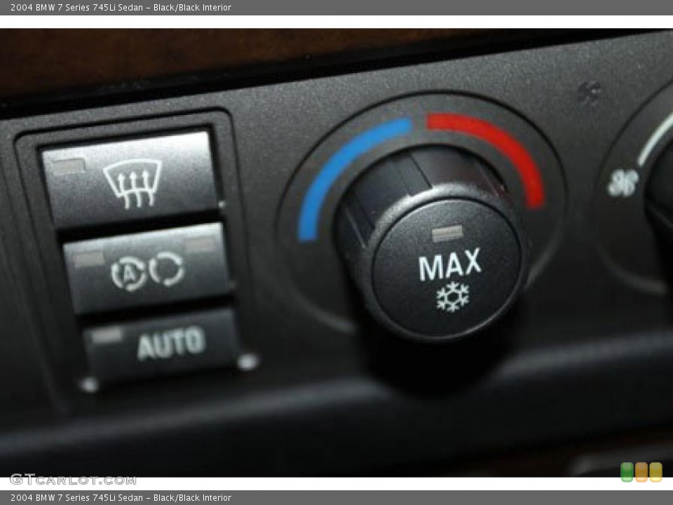 Black/Black Interior Controls for the 2004 BMW 7 Series 745Li Sedan #41390012
