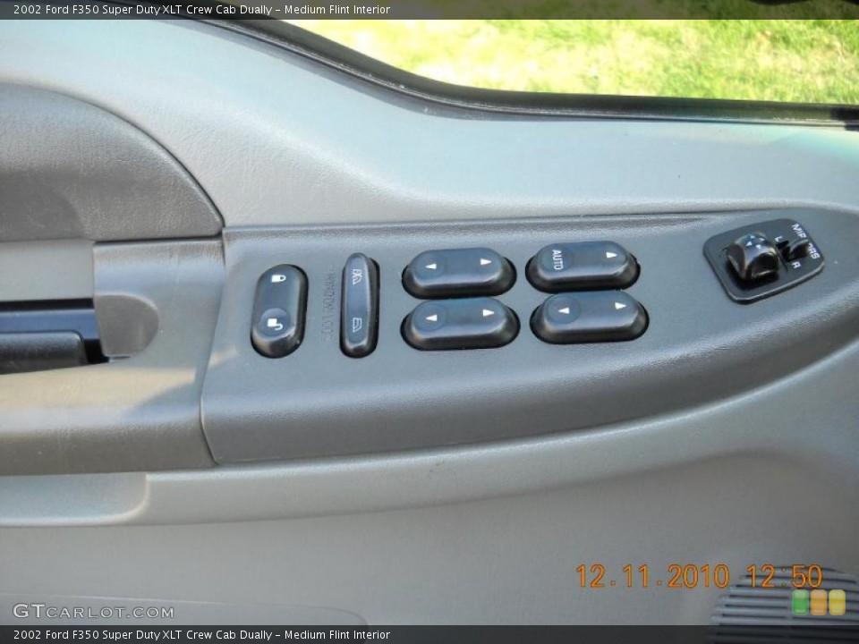 Medium Flint Interior Controls for the 2002 Ford F350 Super Duty XLT Crew Cab Dually #41390124