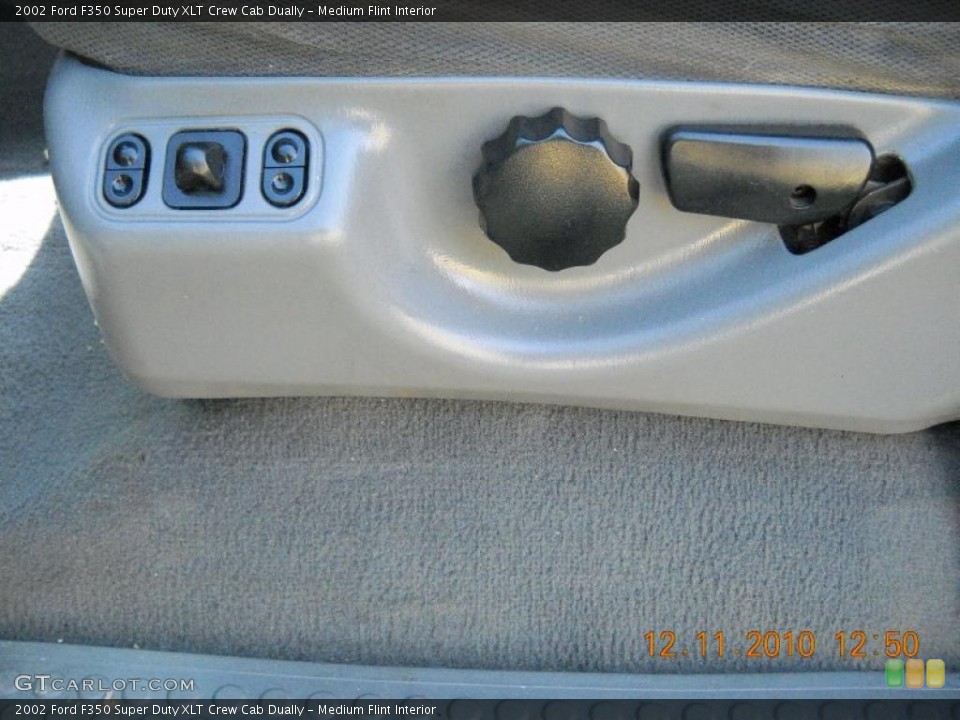 Medium Flint Interior Controls for the 2002 Ford F350 Super Duty XLT Crew Cab Dually #41390140